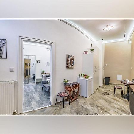 Platanus Guesthouse บูดาเปสต์ ภายนอก รูปภาพ