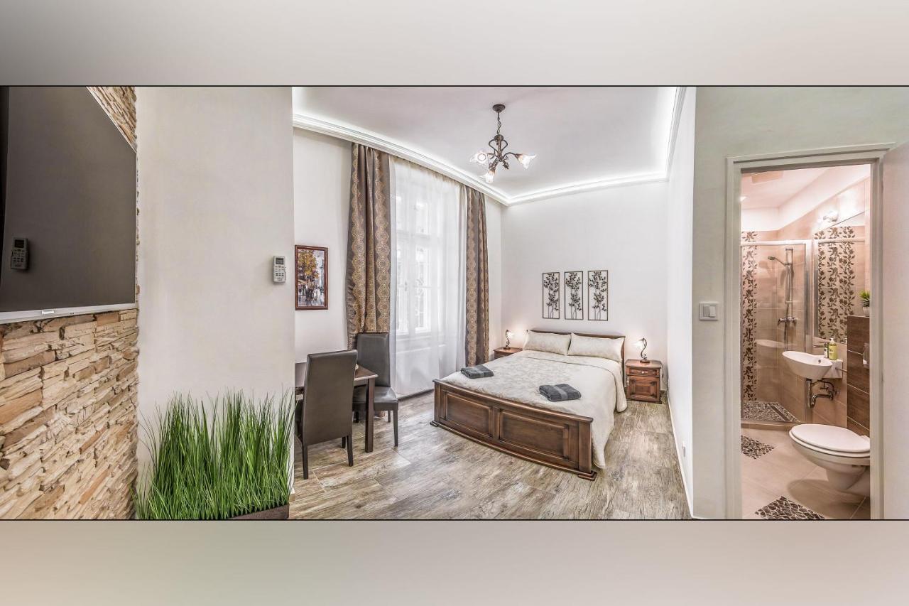 Platanus Guesthouse บูดาเปสต์ ภายนอก รูปภาพ