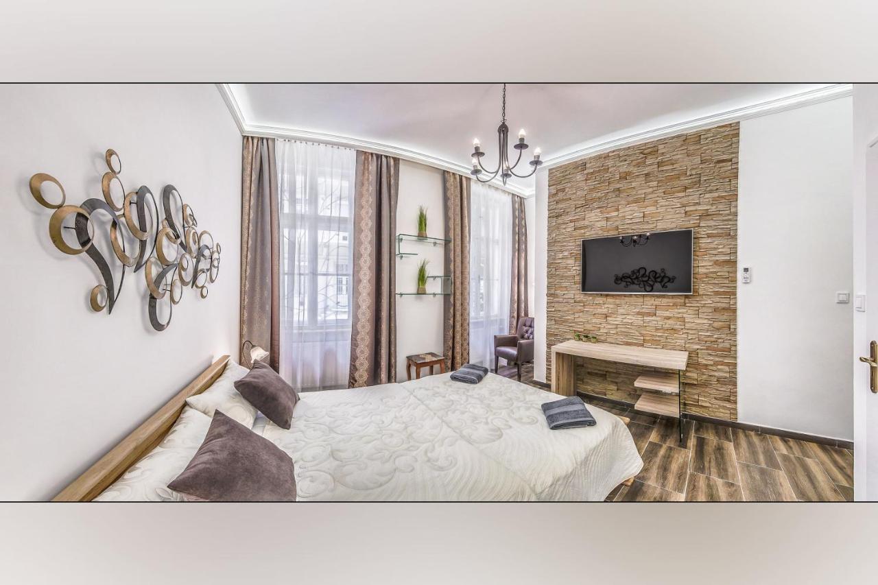 Platanus Guesthouse บูดาเปสต์ ภายนอก รูปภาพ