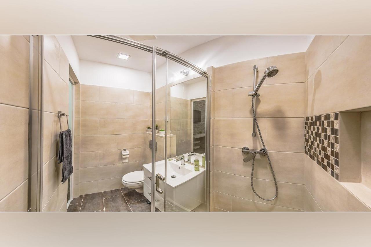 Platanus Guesthouse บูดาเปสต์ ภายนอก รูปภาพ